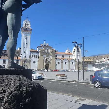Apartamento Con Piscina Y Cerca De L Apartament