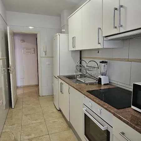 Apartamento Con Piscina Y Cerca De L